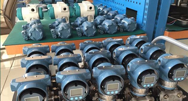 �ȴ�У�(y��n)�ĸ�Ĥ����׃����